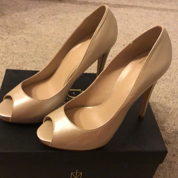 Shoes - Picture 2 of 6